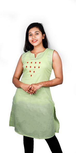 Fashion Fiesta 3/4th Sleeve Designer Khadi Silk Kurti, Wash Care: Dry Clean  at Rs 399 in Surat